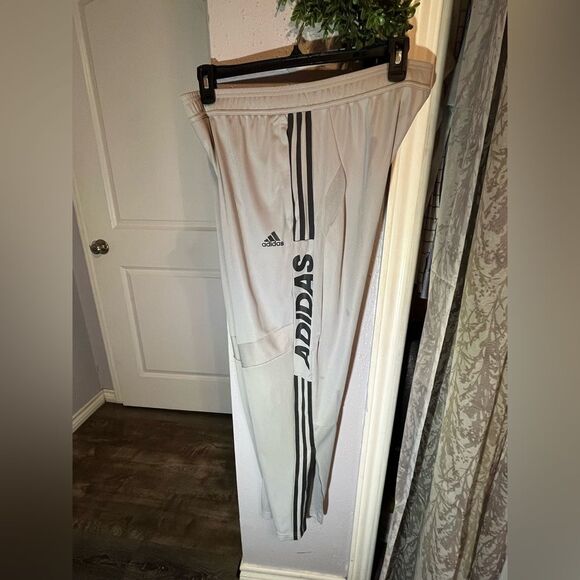 Adidas | Aeroready Jogger | Size X-Large - Picture 5 of 5